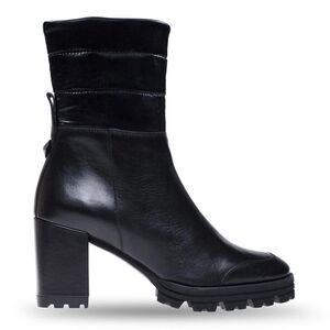 RON WHITE  Onyx
Terianna Ankle Boot